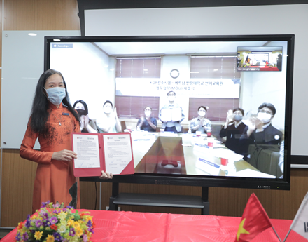 Đại học Văn Lang ký kết MOU với Đại học Chonnam (Hàn Quốc)